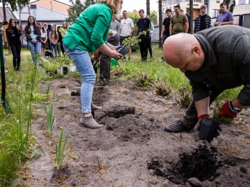 Hotel dla pszczół samotnic w Zespole Szkół Ponadpodstawowych w Przedborzu., 